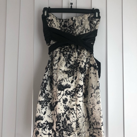 Black and White Short Cocktail Atlas Dress -Size S - Picture 3 of 4